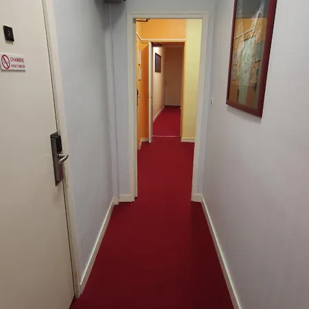 Angleterre מלון 2*